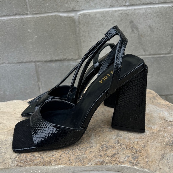 Miss Lola black snack crocodile print heel 
Size 6.5 - Picture 3 of 5